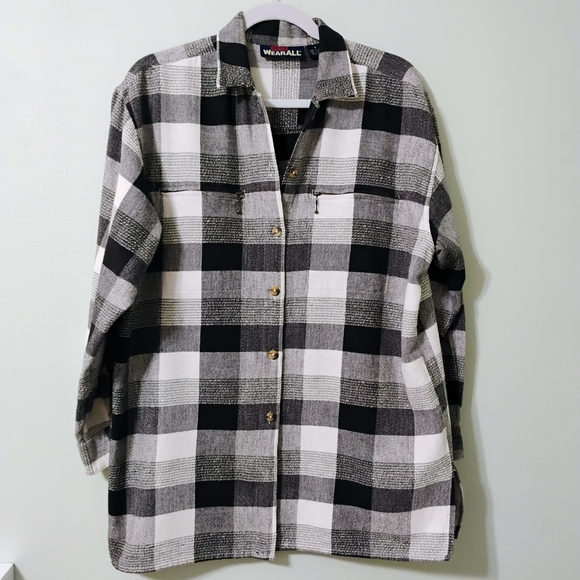 Tops - Black and White Plaid Button-Up Shirt